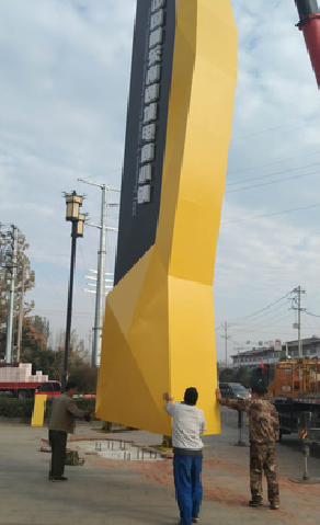 凤凰标识标牌的安装方法。