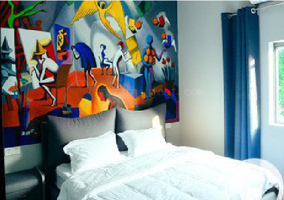 凤凰对于酒店的墙体彩绘而言更注重哪些方面？