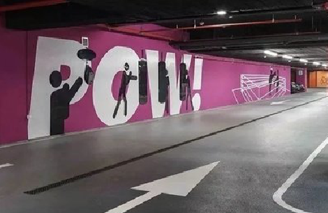 凤凰墙绘设计师的选择是关键。